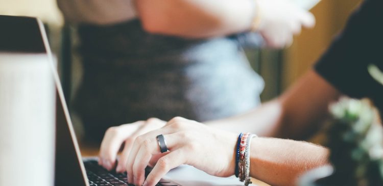 Hootsuite login header
